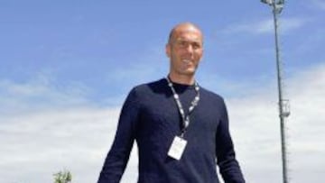 Zidane visita la ciudad deportiva de la Juventus en Vinovo