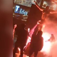 Aficionados incendian la estatua de Ibrahimovic al considerarle un traidor