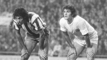 Rub&eacute;n Cano y Manolo Botubot en un partido entre el Atl&eacute;tico y el Valencia de 1979.