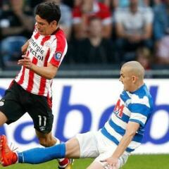 Triste debut para Hirving Lozano, el PSV pierde en casa por UEL