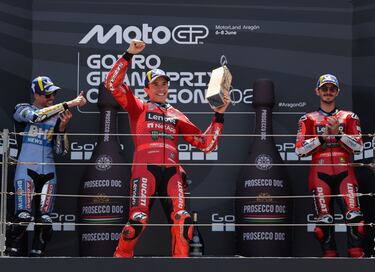 Marc Márquez, Álex Márquez y Francesco Bagnaia el podio del Gran Premio de Aragón de MotoGP.