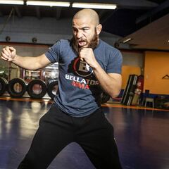 Juan Archuleta debutará en el peso pluma en Bellator 222