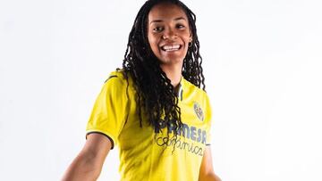 Salma Paralluelo con el Villarreal.