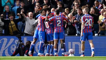 Alisson evita el gol de Muñoz en agónica victoria del Palace sobre el líder