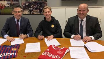 Oficial: el Barça ficha a De Jong