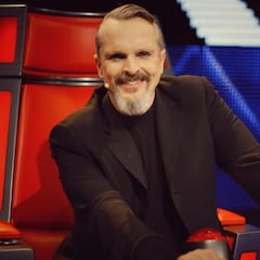 Miguel Bosé llama la atención en su último acto público: desubicado y perdido
