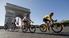 Dumoulin arrasa y Froome le mete dos minutos a Nairo