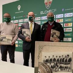 Gambín presenta el libro 'Un siglo de fútbol en blanco y verde'