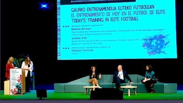 Natalia Arroyo y Juanjo Viles conversan en Ficoba.