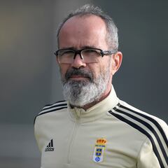 Álvaro Cervera se estrena con el Oviedo ante un viejo conocido
