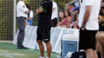 Fran Escribá: "Es evidente que nos faltan delanteros"