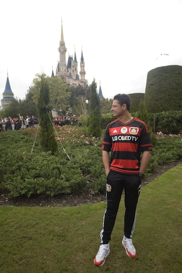 Chicharito disfrutó en Disney.