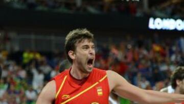 España avanza por puro instinto de supervivencia