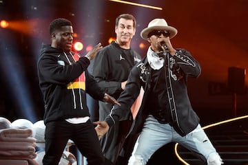 Kevin Hart, Rob Riggle, and Jamie Foxx perform before the 67th NBA All-Star Game: Team LeBron Vs. Team Stephen at Staples Center on February 18, 2018 in Los Angeles, California.  (Photo by Kevin Mazur/WireImage)