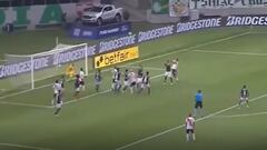 El cabezazo 'a lo Zamorano' que pudo convertir en héroe a Paulo Díaz: ¡increíble!