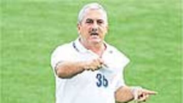 Dumpiérrez da órdenes.