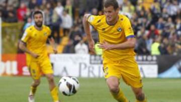 Oriol Riera estaría dispuesto a fichar por el conjunto rojillo.