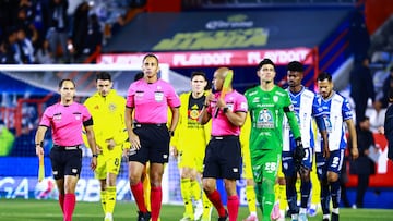 Referee Luis Enrique Santander during the 3rd round match between Pachuca and America as part of the Liga BBVA MX, Torneo Clausura 2026 at Hidalgo Stadium, on January 18, 2026 in Pachuca, Hidalgo, Mexico.