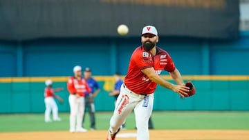 José Urquidy afina su currículum rumbo a la MLB