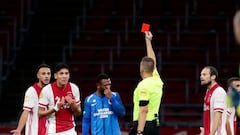 Edson Álvarez fue expulsado por pisotón en partido del Ajax