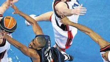 <b>REMONTADA. </b>Bullock se filtró en la defensa del Tau y el Madrid sentenció en el último cuarto, tras muchos minutos de dominio baskonista.