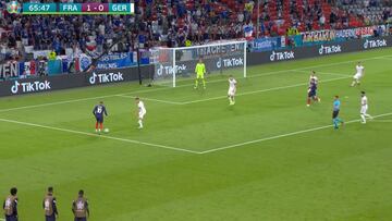Por cosas as¨ª vale 200M y lo que pidan: el 'gol' de Mbapp¨¦ que lo tiene todo