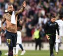 El Camp Nou dicta sentencia y aplaude a Arturo Vidal