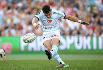 BARCELONA, SPAIN - JUNE 24: Dan Carter of Racing 92 in action during the Final Top 14 between Toulon and Racing 92 at Camp Nou on June 24, 2016 in Barcelona, Spain.