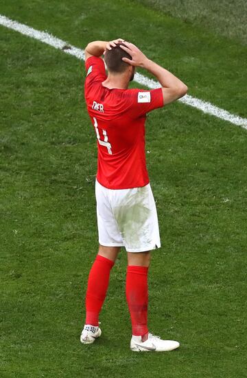 Toby Alderweireld salvó el gol de Eric Dier. El mediocentro inglés picó el balón ante la salida de Courtois pero su compañero en el Tottenham evitó el tanto que habría supuesto el 1-1 en el marcador.