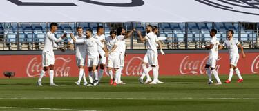 El 14 de junio de 2020, el Madrid volvió a la competición. La directiva madridista había decidido que el equipo blanco jugaría en el estadio Alfredo Di Stéfano para que pudiesen continuar las obras de remodelación del coliseo Bernabéu, justo en el mismo escenario en el que se forjó Zidane durante su etapa como técnico del Castilla. Los blancos superaron al Eibar: comenzarían una trayectoria de diez encuentros consecutivos ganando...