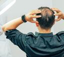 Ni minoxidil ni lociones: el champú con cafeína Nº1 en Amazon que previene la caída del cabello