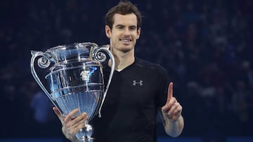 Andy Murray, con el trofeo de las ATP Finals de Londres.