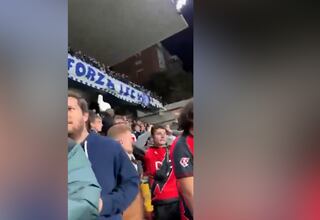 Un ultra polaco lanza un asiento grada abajo y golpea a un rayista en la cabeza