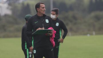 El DT alista un mes definitivo: tiene en la mira el debut en la Libertadores mientras prepara el juego del martes con Petrolera y el del sábado ante Águilas.