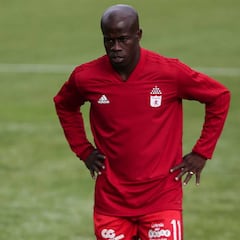 Por "temor a su integridad", C. Valencia renuncia al América