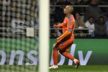 0-1. Sofiane Feghouli celebró el primer tanto.