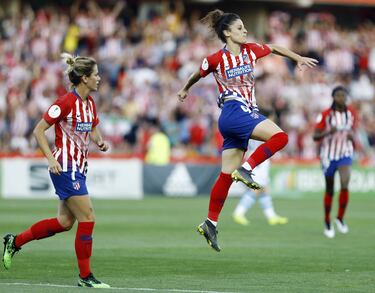 Esther anot¨® el 1-0.