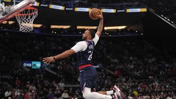 Feb 12, 2025; Inglewood, California, USA; LA Clippers guard Norman Powell (24) dunks against the Memphis Grizzlies in the second half at Intuit Dome. Mandatory Credit: Kirby Lee-Imagn Images