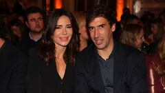 Mamen Sanz y Raúl González Blanco durante la gala de entrega de los Premios Hombres del Año Esquire en el Casino de Madrid.