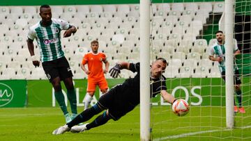 El Racing le aguanta la mirada al Burgos