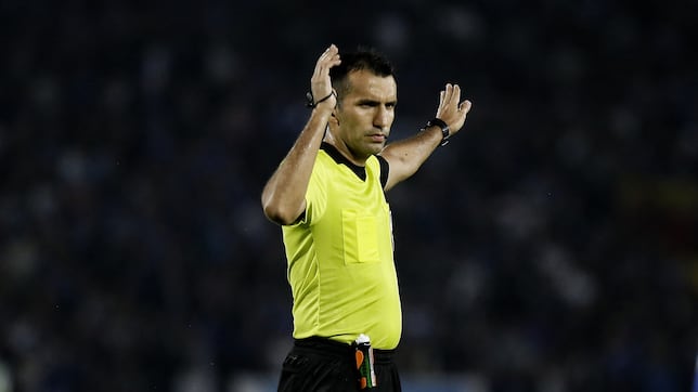 Así es Carlos Betancur, el árbitro del Santa Fe - Millonarios| Clásico Capitalino de la Liga BetPlay