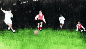 Partido de la Final de la Copa de Europa de 1956 entre el Stade de Reims y el Real Madrid. Gol4-3 Gento Avanza por la izquierda, se marcha de dos jugadores y templa un balón que Rial emplama a la rede Jacquet