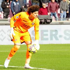 Salernitana volvió a ganar en la Serie A con Guillermo Ochoa en el arco