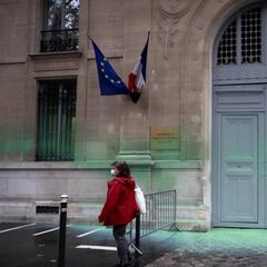 Francia valora el toque de queda