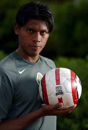 El zaguero central llegó a los Juegos Olímpicos como el nuevo refuerzo de Cruz Azul, equipo con el cual estuvo durante seis años y se ganó algunos llamados a Selección Mexicana