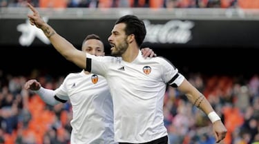 Negredo: Middlesbrough confirm deal for Spanish striker