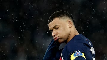 Soccer Football - Ligue 1 - Paris St Germain v Stade Rennes - Parc des Princes, Paris, France - February 25, 2024  Paris St Germain's Kylian Mbappe reacts REUTERS/Benoit Tessier