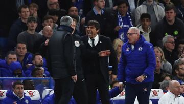 Conte perdió los nervios y se fue a por Mourinho para increparle