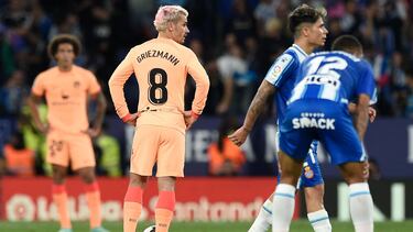 Griezmann, con la mirada perdida, después de uno de los goles del Espanyol.