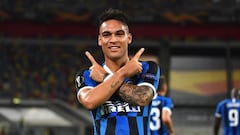 Lautaro Mart&iacute;nez, jugador del Inter de Mil&aacute;n, celebra un gol anotado en Europa League.